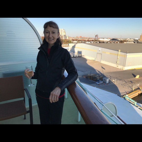 Meet your Posh Ambassador Vanessa - Picture 4 of 4